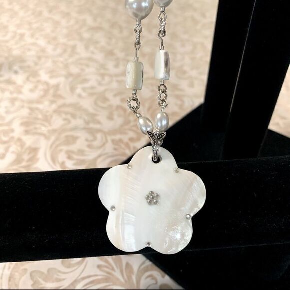 Mother Of Pearl Flower & Butterfly Necklace & Faux Pearls on Silver Tone Chain - Picture 3 of 5